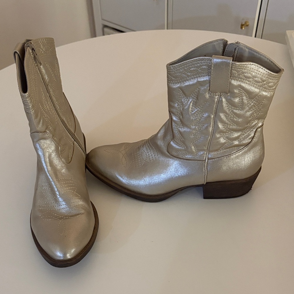 Champagne metallic Western Ankle Boots